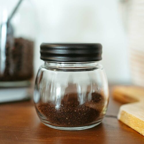 manual grinder for whole bean coffee, manual grind for coarse or fine coffee grinds, freshly ground coffee, coffee grinder for camping, GROSCHE Bremen