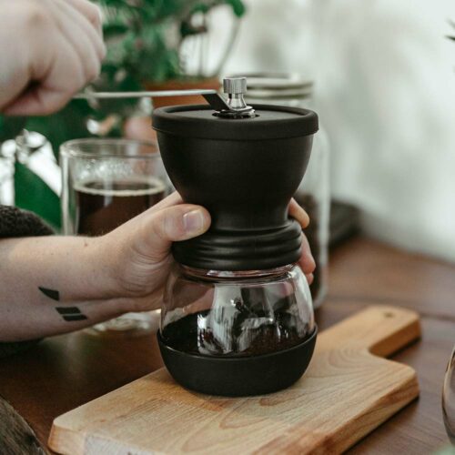 manual grinder for whole bean coffee, manual grind for coarse or fine coffee grinds, freshly ground coffee, coffee grinder for camping, GROSCHE Bremen