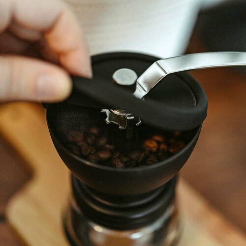 manual grinder for whole bean coffee, manual grind for coarse or fine coffee grinds, freshly ground coffee, coffee grinder for camping, GROSCHE Bremen