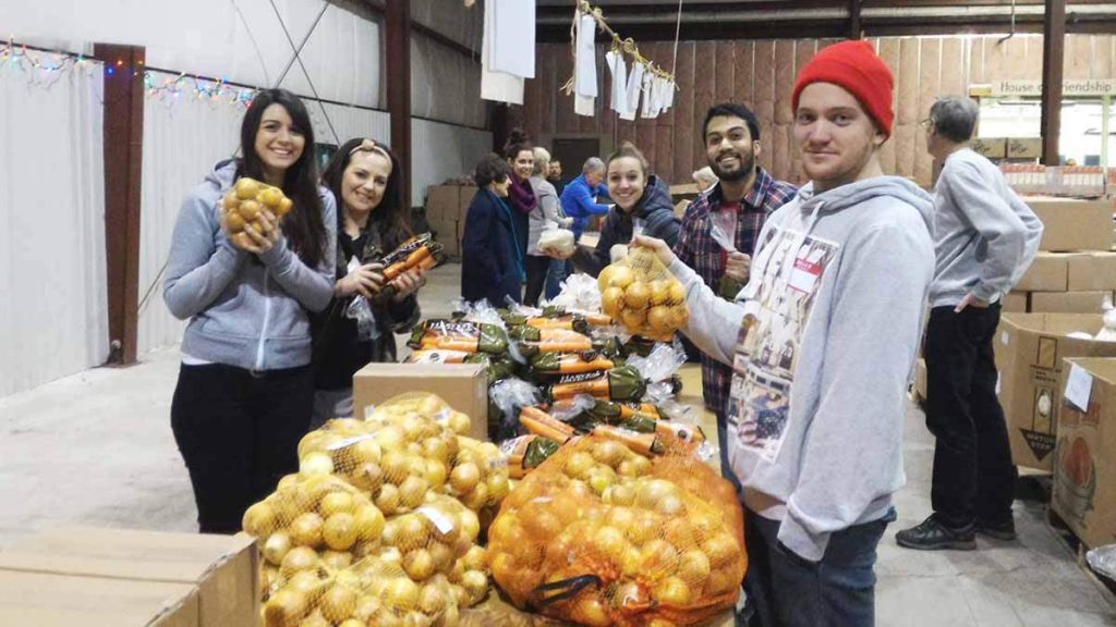 GROSCHE volunteers at House of Friendship