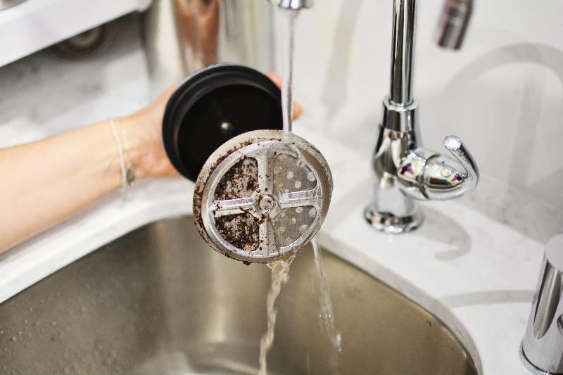 how to clean a French press