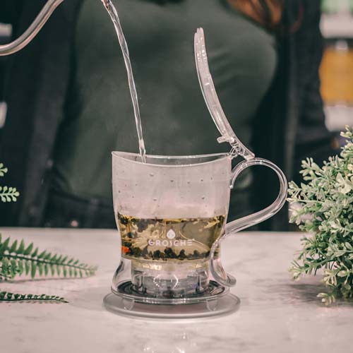 GROSCHE aberdeen easy tea steeper adding water to steeper